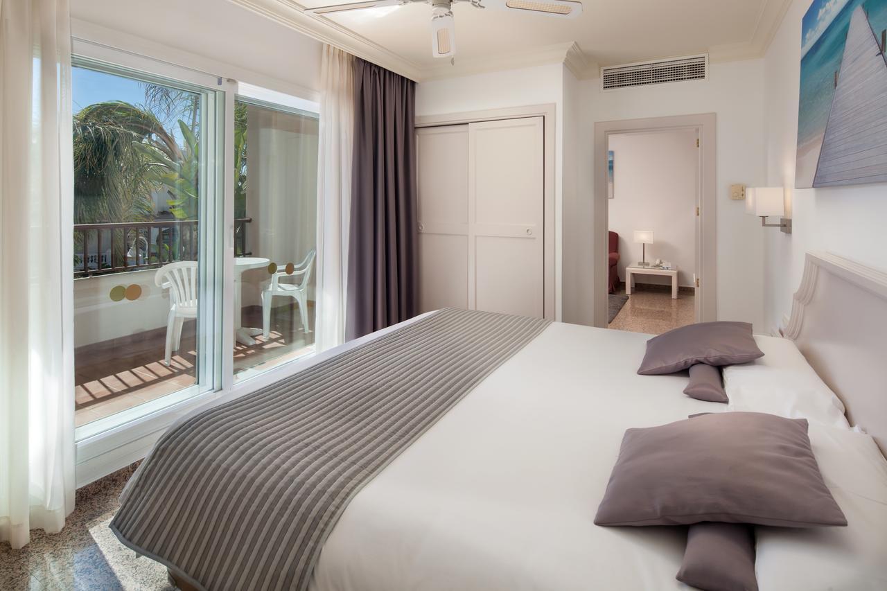 Mac Puerto Marina Hotel